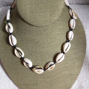 White cowrie shell faux pearl necklace